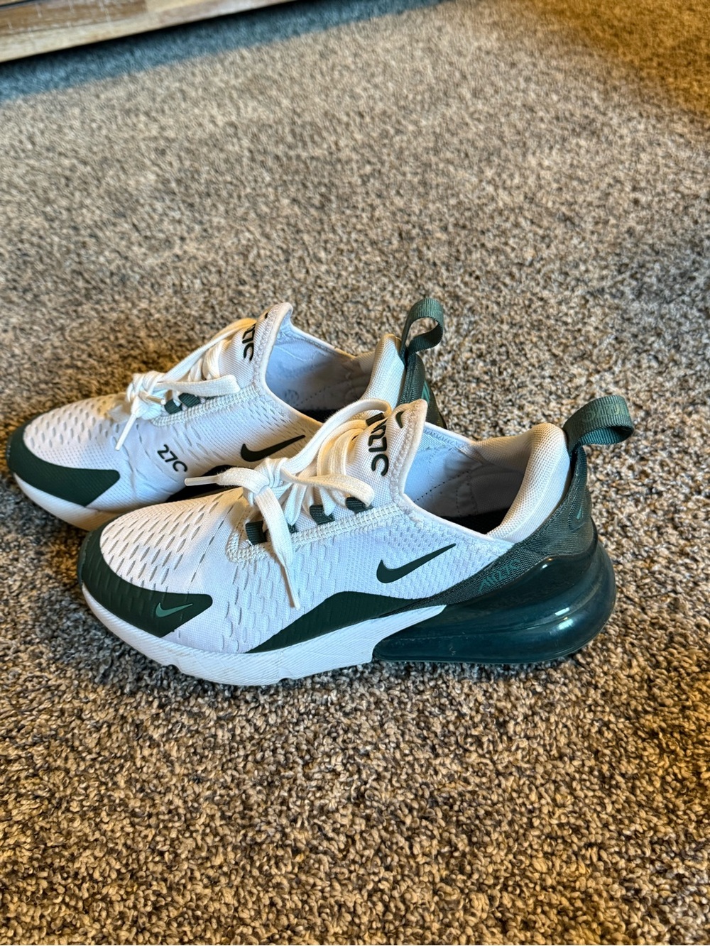 Nike Air Max 270 White and Forest Green Women’s 7 - Picture 4 of 6